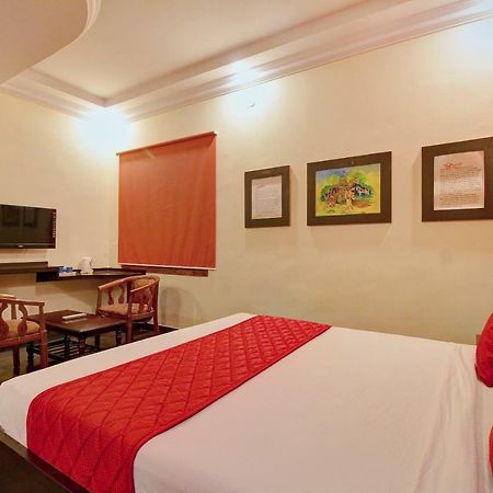 Bed and Breakfast Oyo 7355 Covinille Мадурай Экстерьер фото