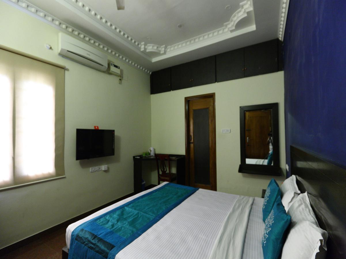 Bed and Breakfast Oyo 7355 Covinille Мадурай Экстерьер фото