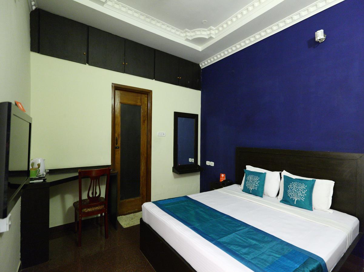 Bed and Breakfast Oyo 7355 Covinille Мадурай Экстерьер фото